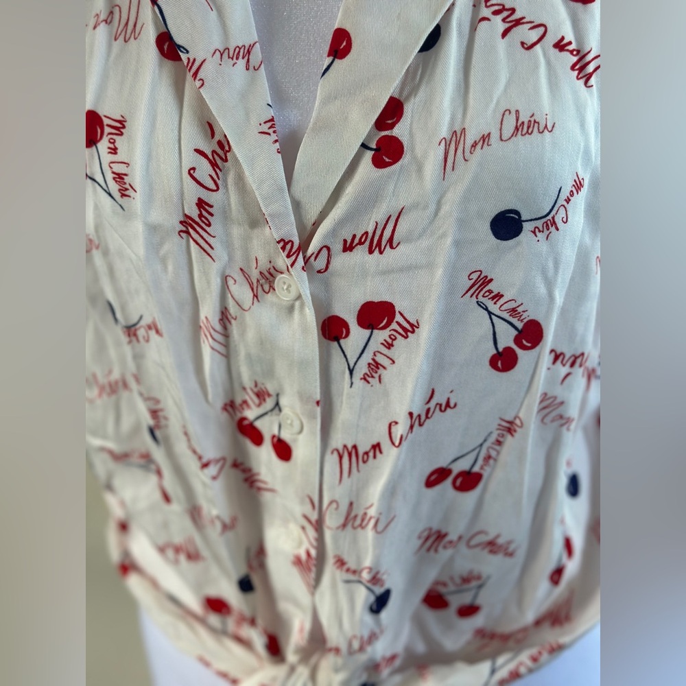 POPSUGAR White and Red Flutter Sleeve Tie Front Top - Picture 4 of 5